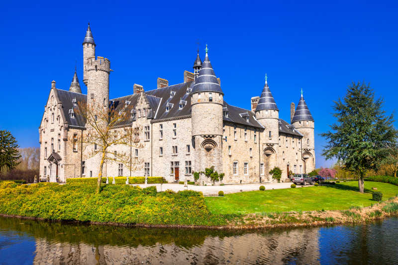 比利时美丽的城堡