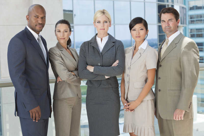 跨种族男女商业团队