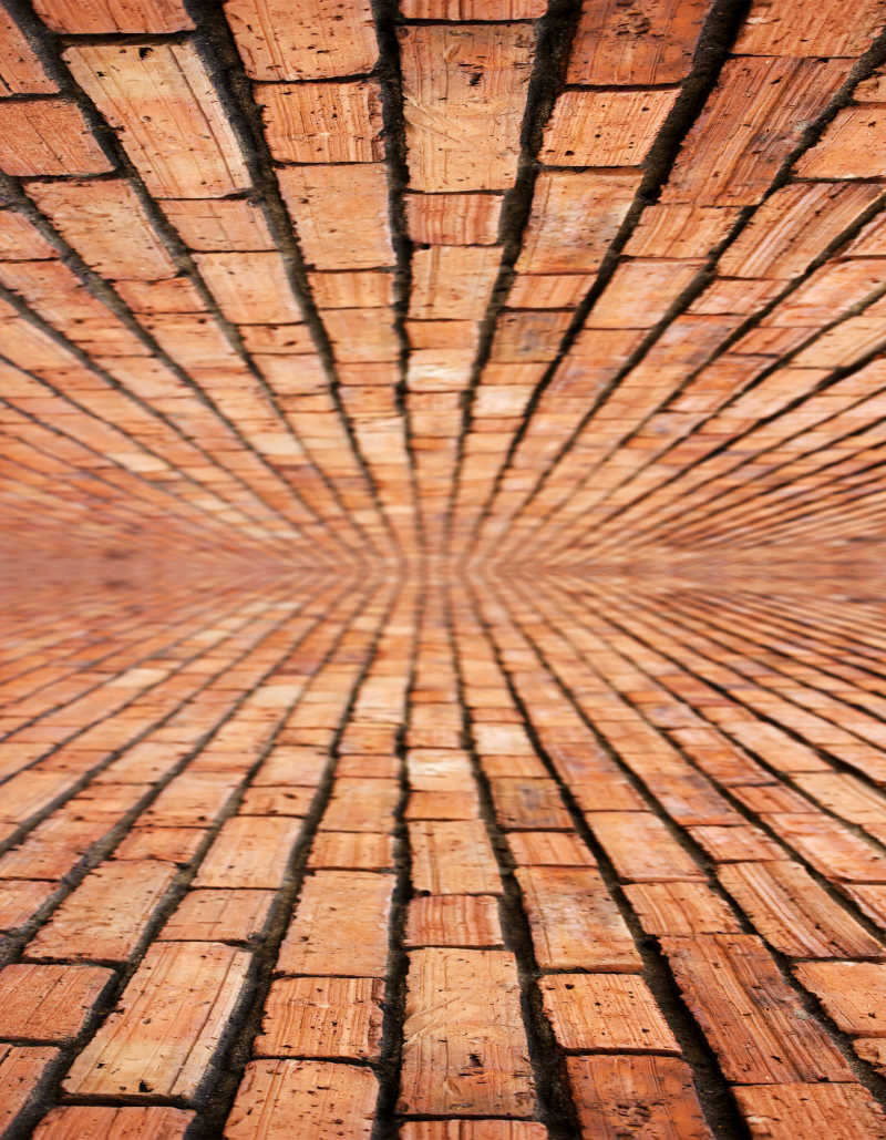 砖墙在无穷远处闭合