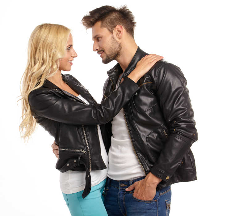 工作室里的快乐时尚情侣