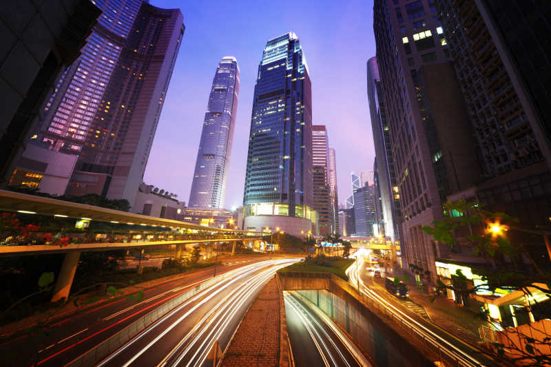 繁华的城市交通夜景
