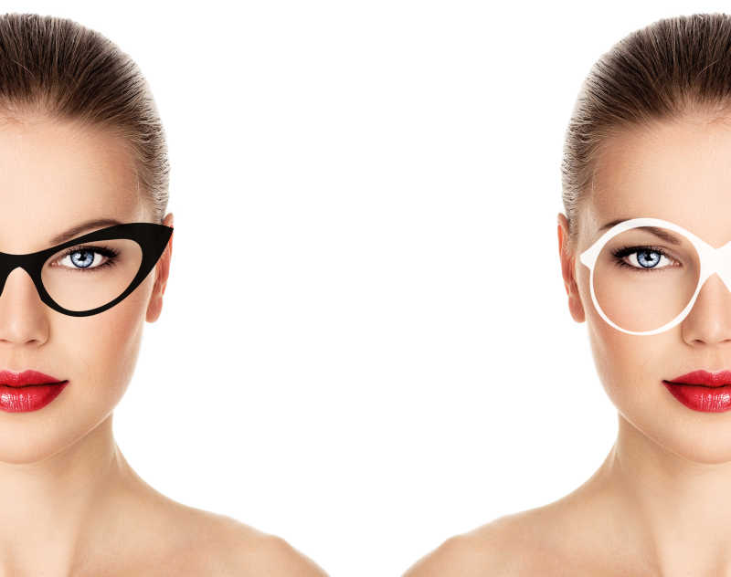 带黑白眼镜的女人