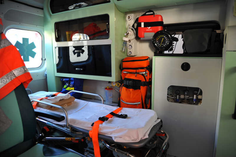 救护车内部病人视角图片