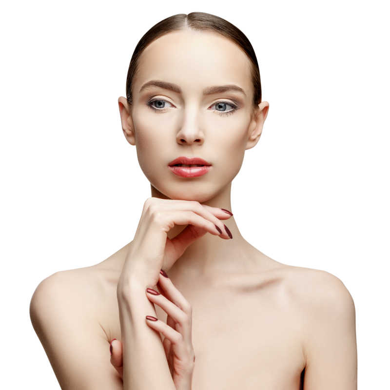 白色背景下手托下巴的美女