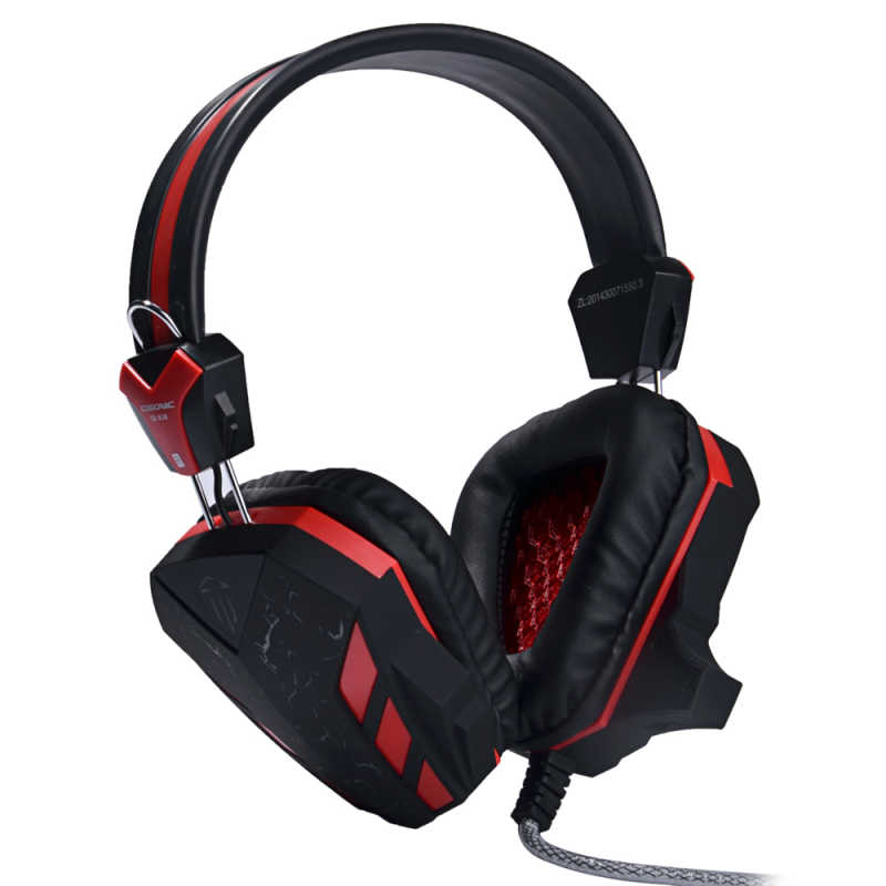 白色背景下黑色专业游戏头戴式耳机