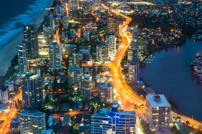 风景图片 俯瞰夜间繁华的都市和街道素材 高清图片 摄影照片 寻图免费打包下载