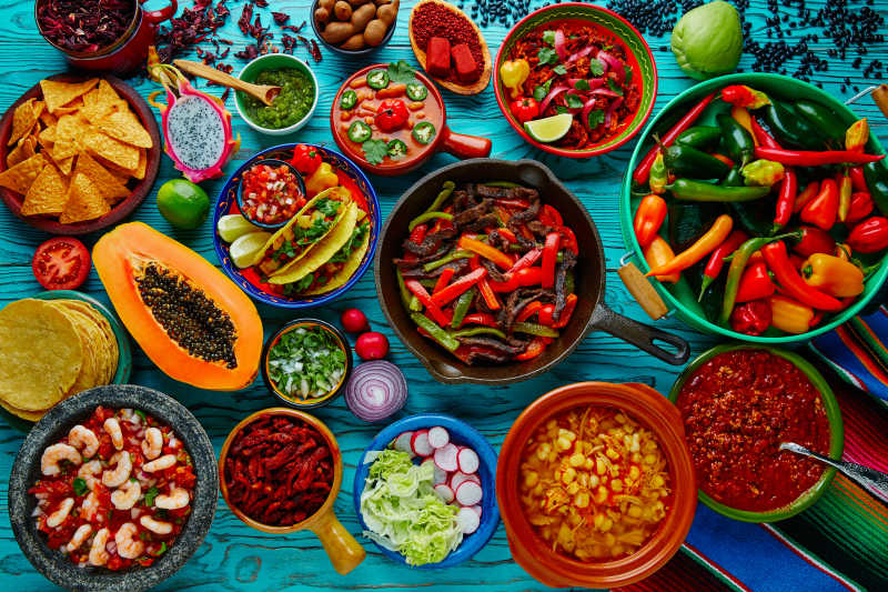 色彩鲜艳的墨西哥食物
