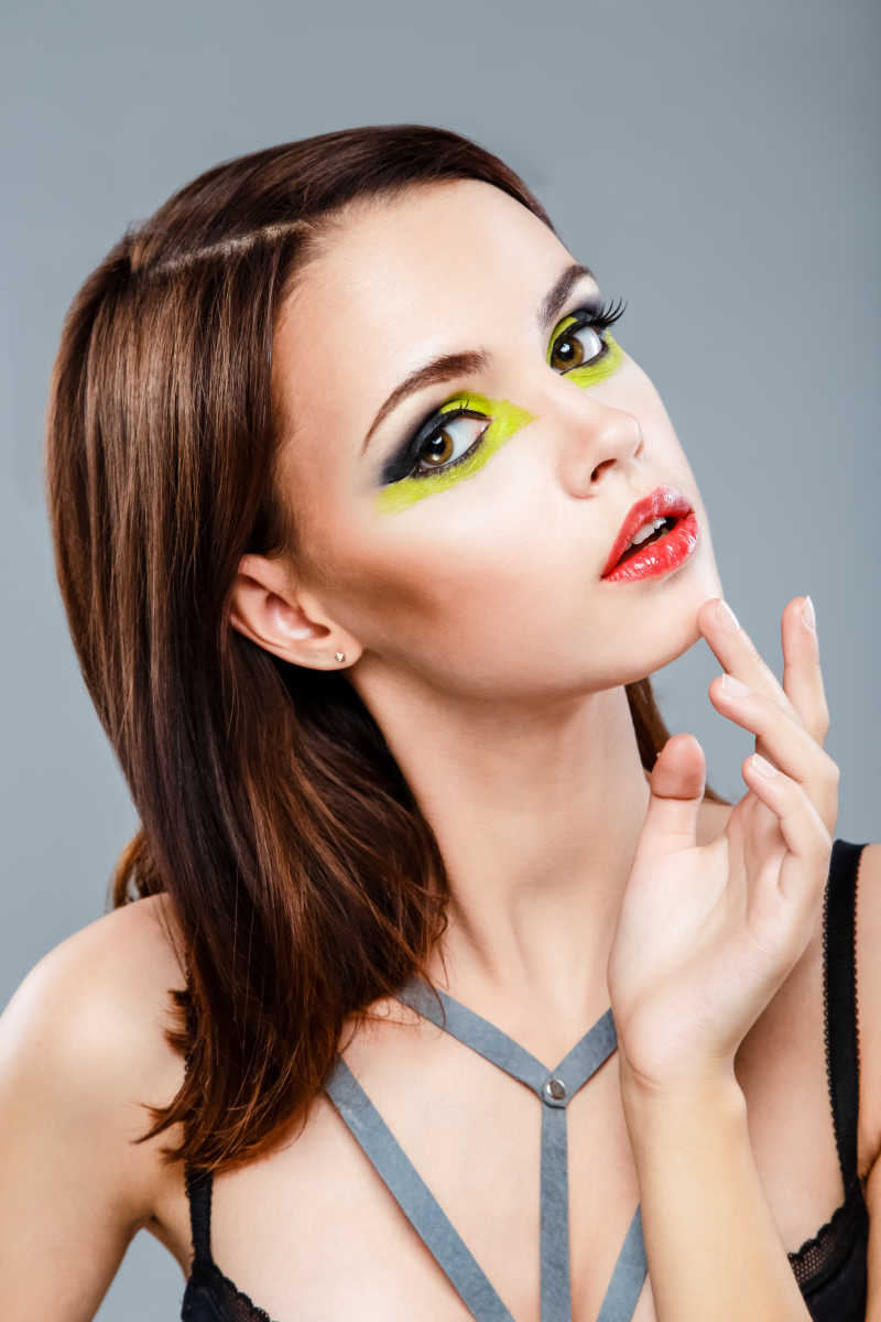 性感妆容的美女模特