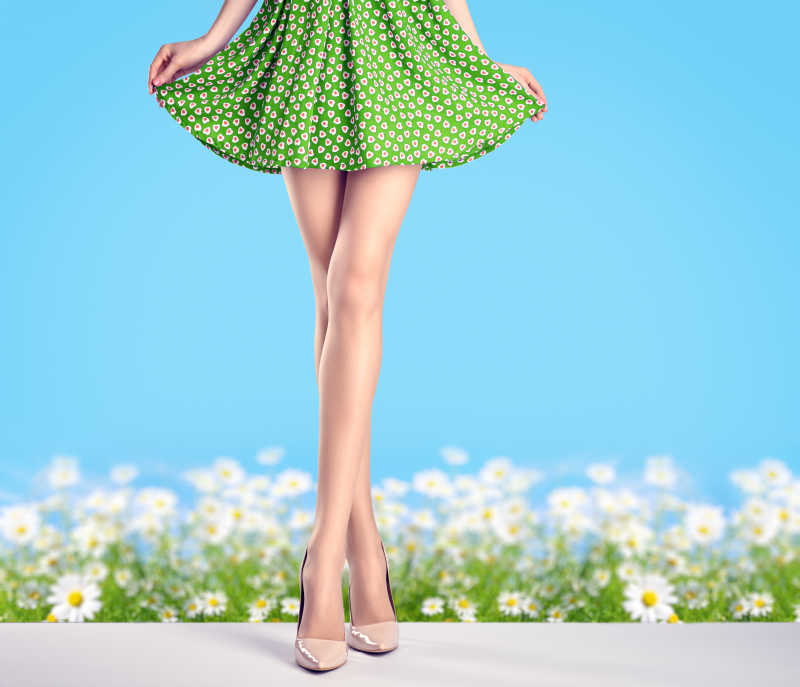 优雅的碎花时尚女装模特