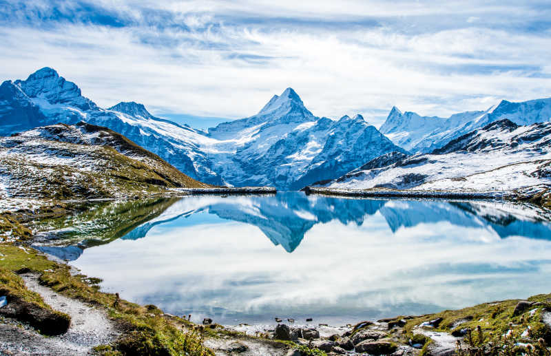 阿尔卑斯山冰湖
