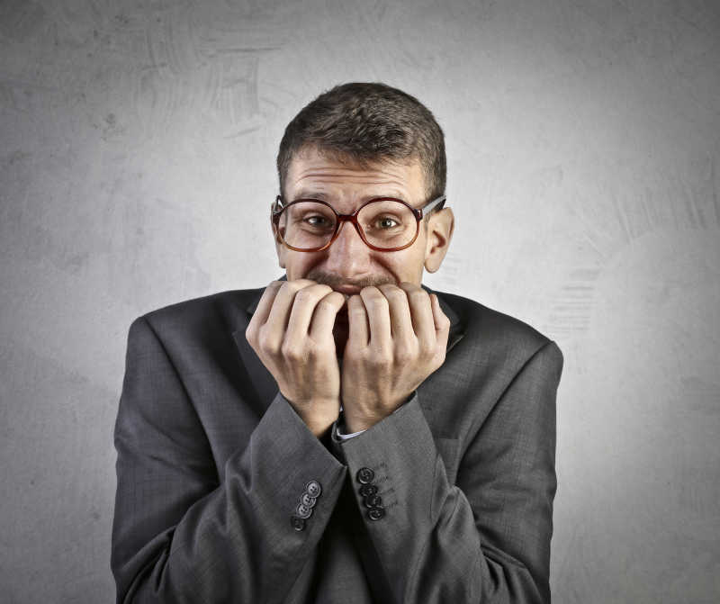 害怕的中年商人