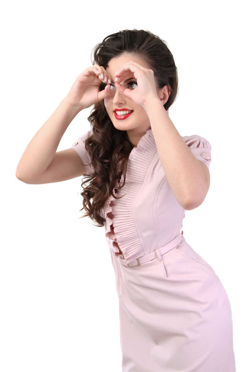 遥望远方的美女