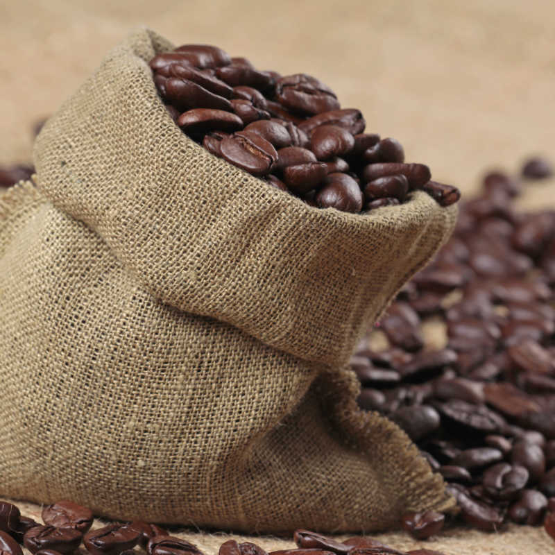 织物袋里的咖啡豆