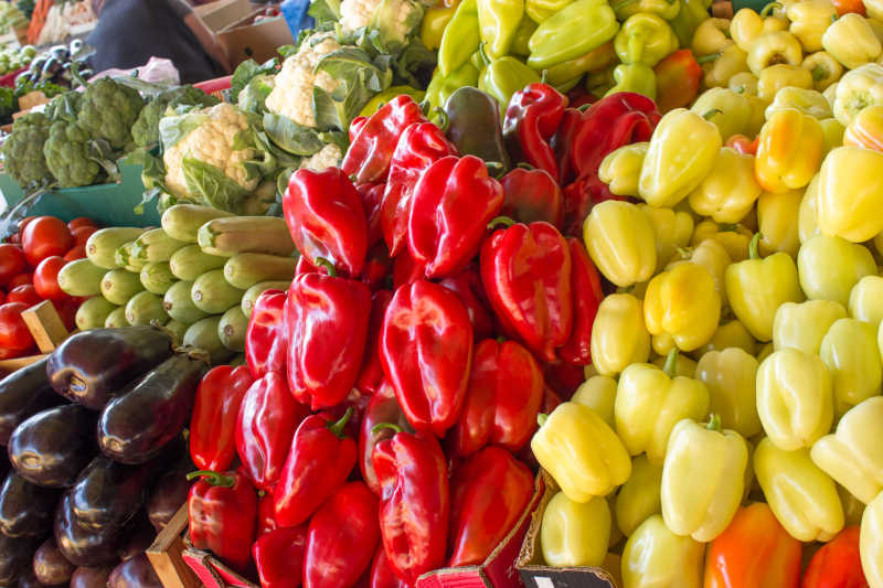 市场上的新鲜蔬菜