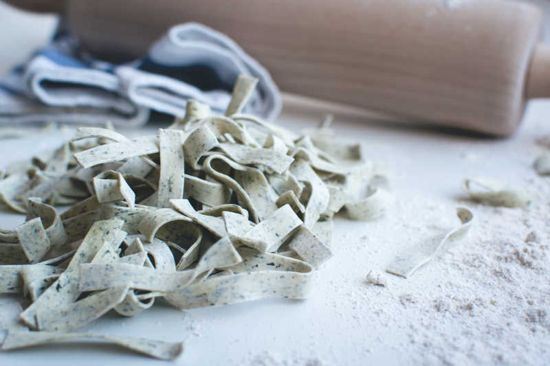 美味的手工面制作过程