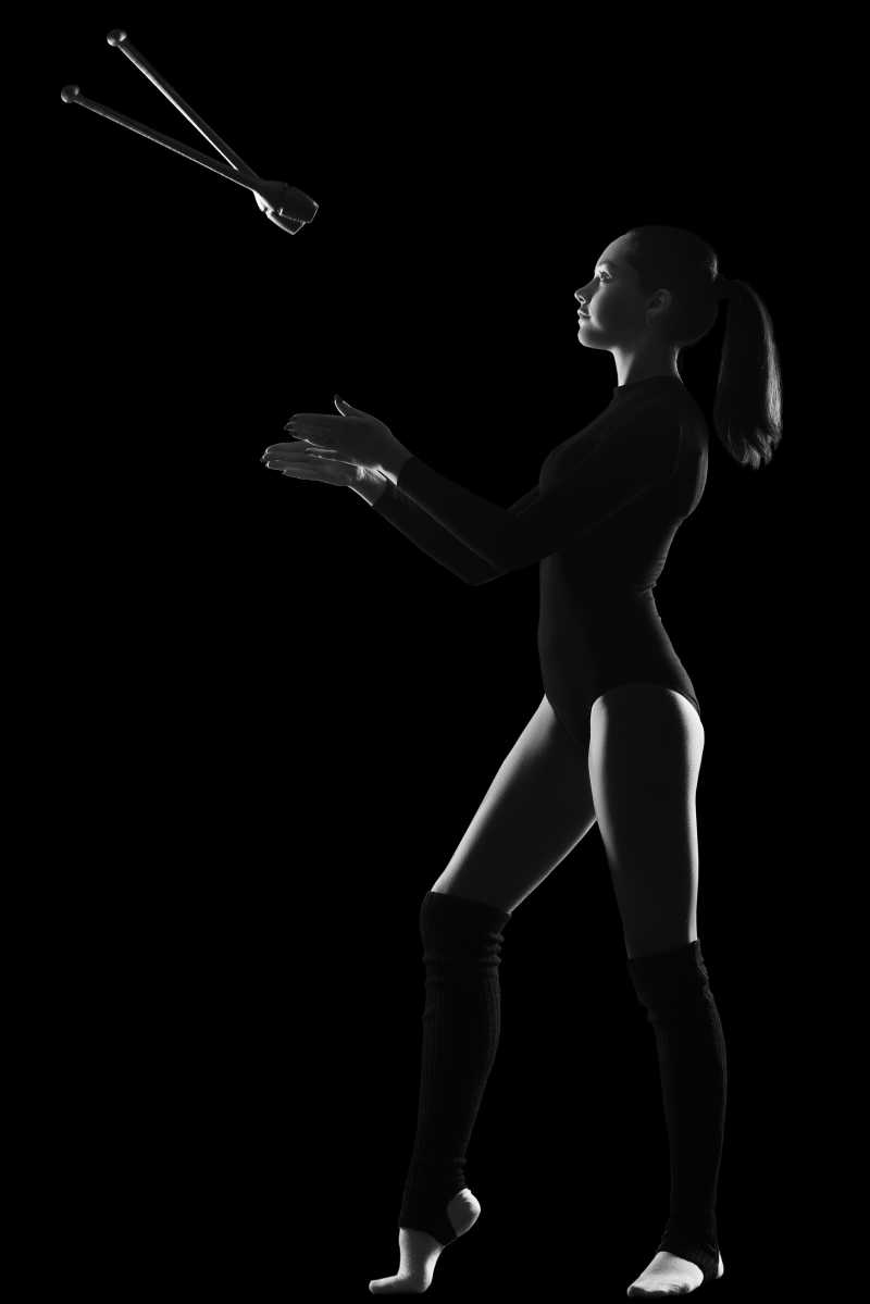 在表演的体操运动员