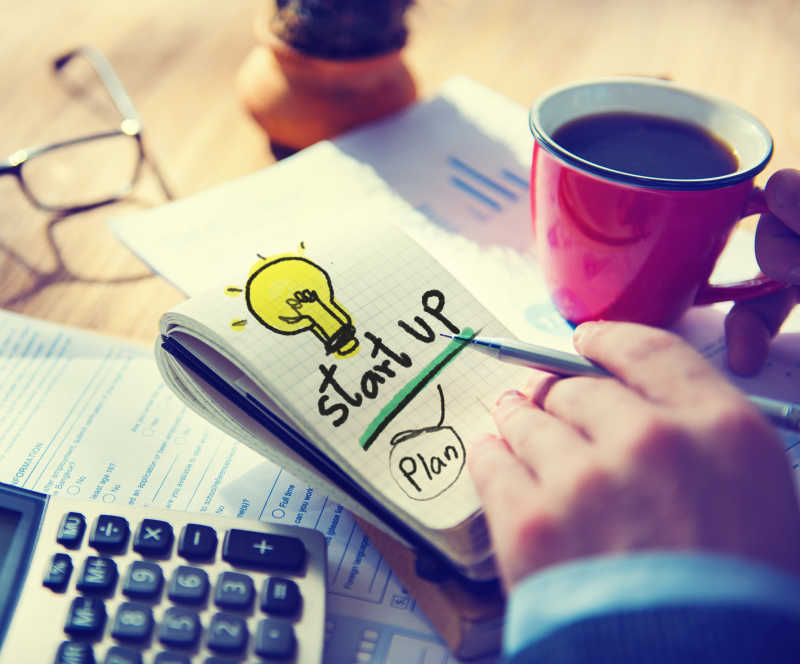 商人笔记本上的启动概念