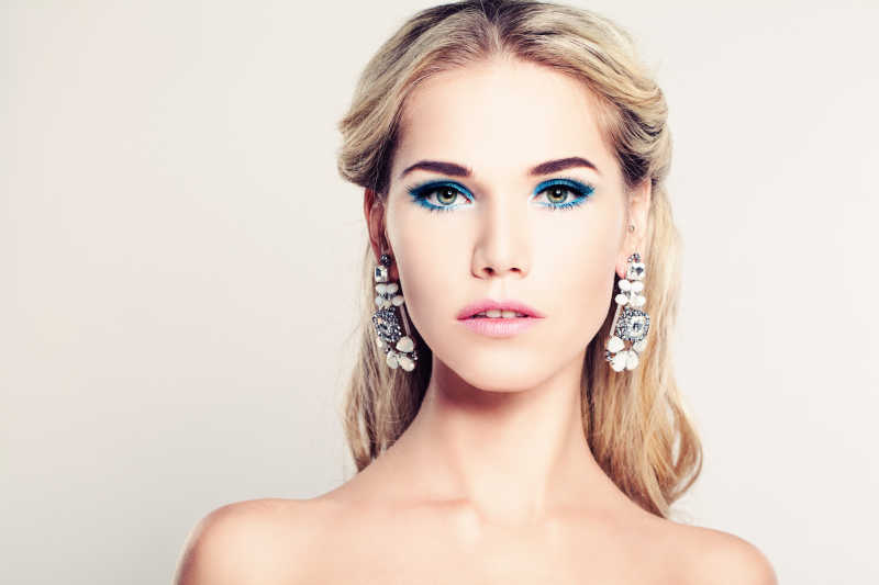 美丽性感的时装模特