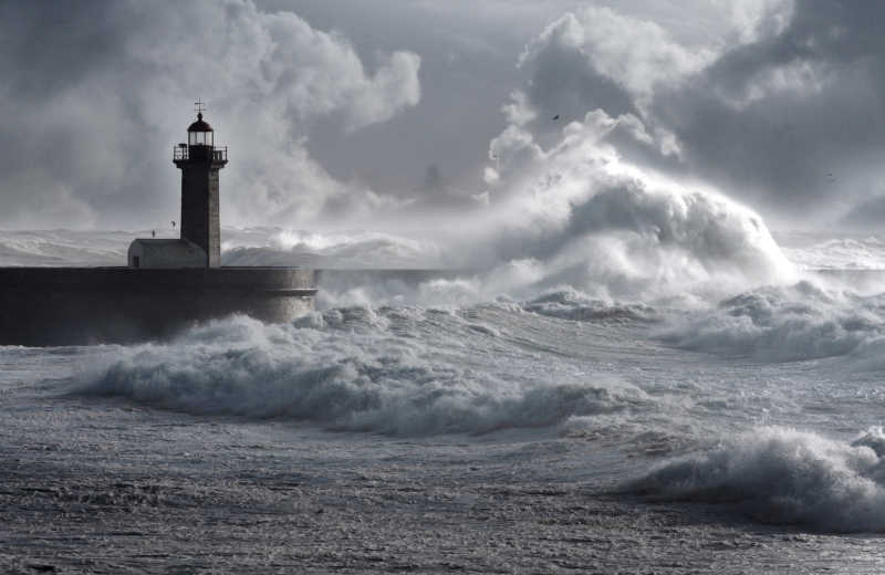 海上狂风暴雨图片图片