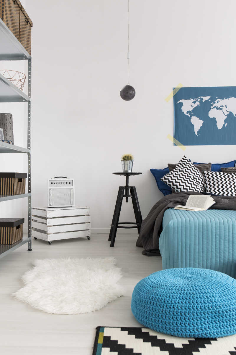 现代白色和蓝色卧室家具