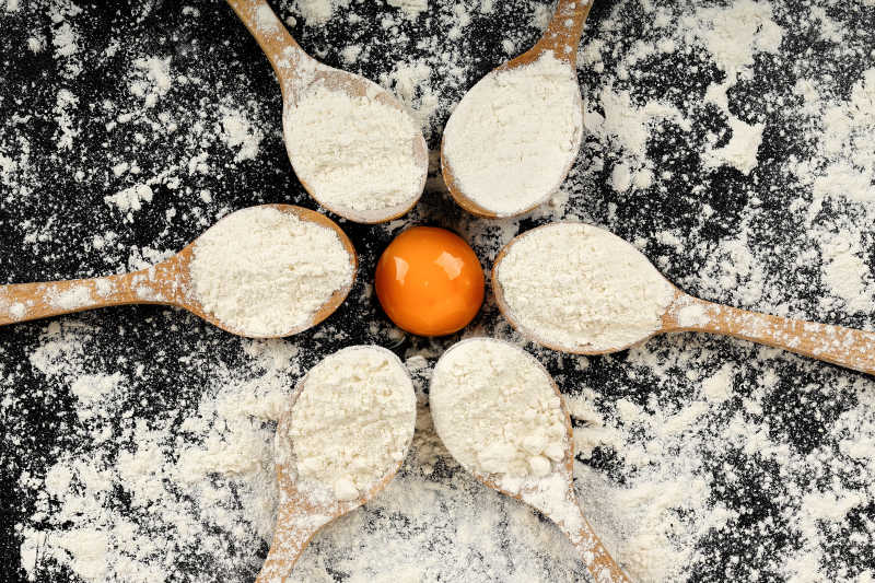 面粉和鸡蛋