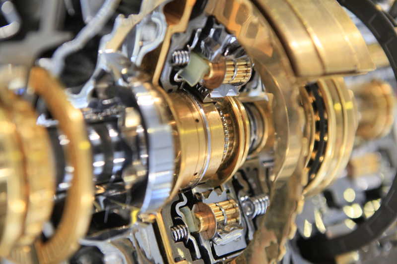 发动机齿轮装置