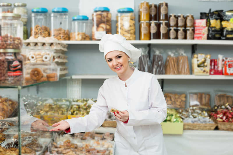 卖糖果的快乐女卖家