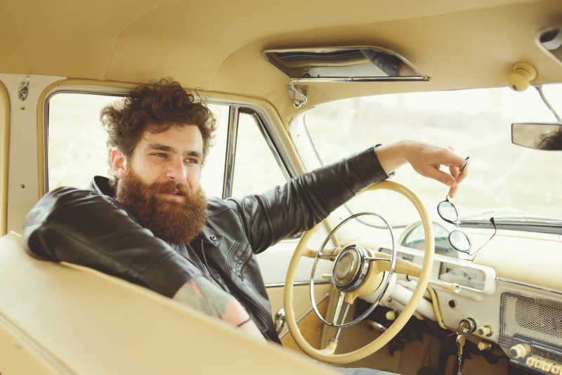 复古老爷车的内饰