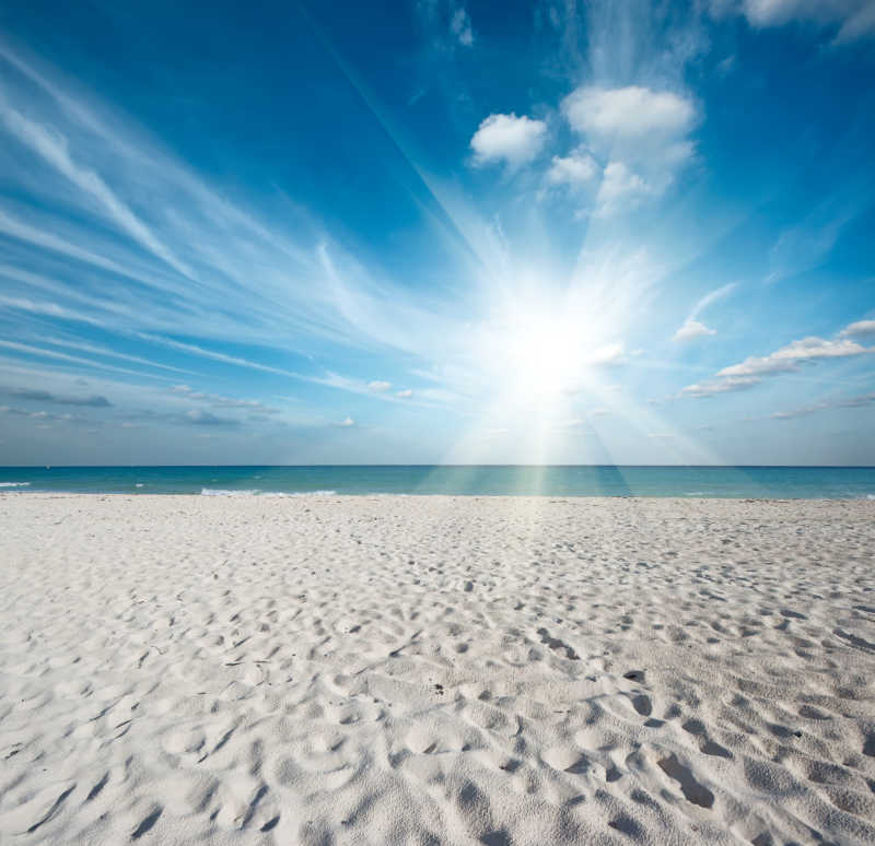 沙滩海边白天风景