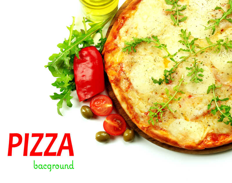 白色背景下的奶酪披萨特写