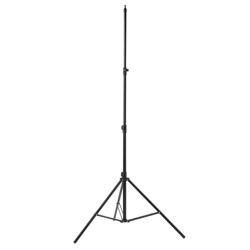 白色背景中的黑色三脚架