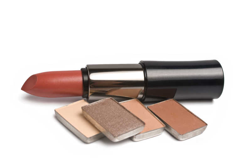 口红和四块眼影