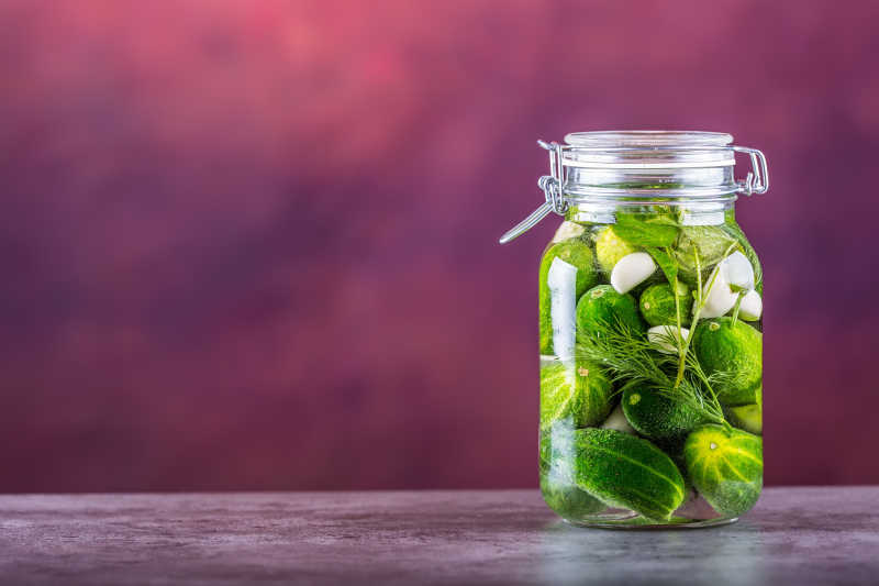 玻璃罐子里的泡菜