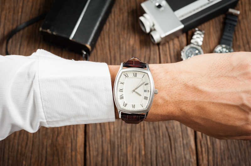 皮带的男士手表