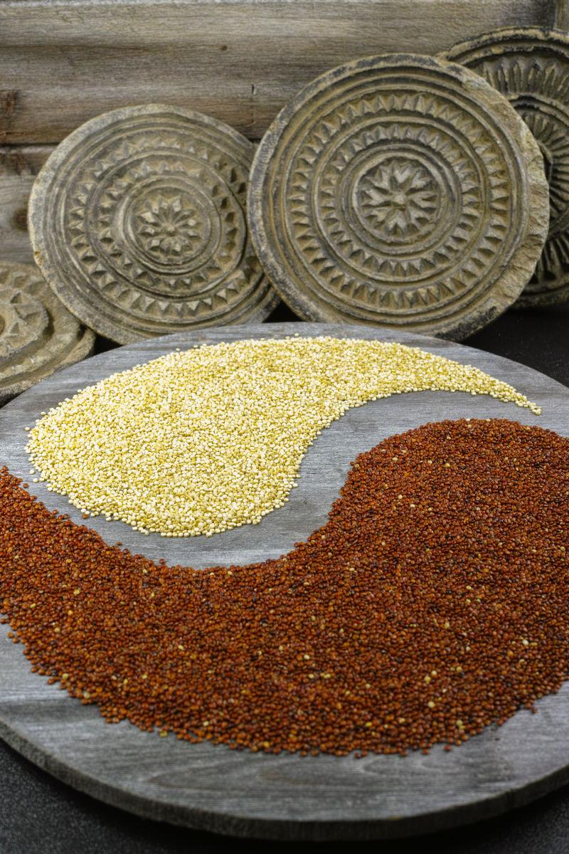 黑色背景上的有营养的食材