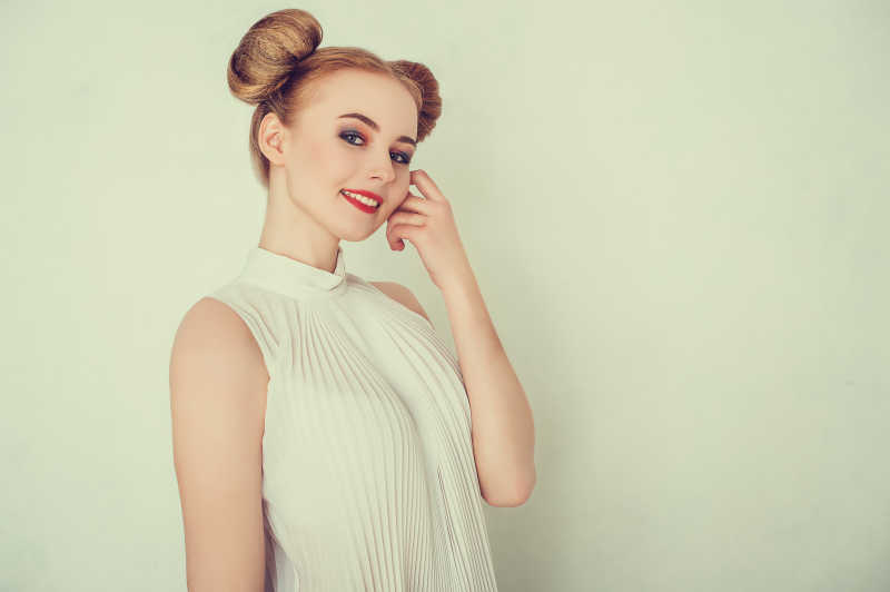 年轻可爱的女孩