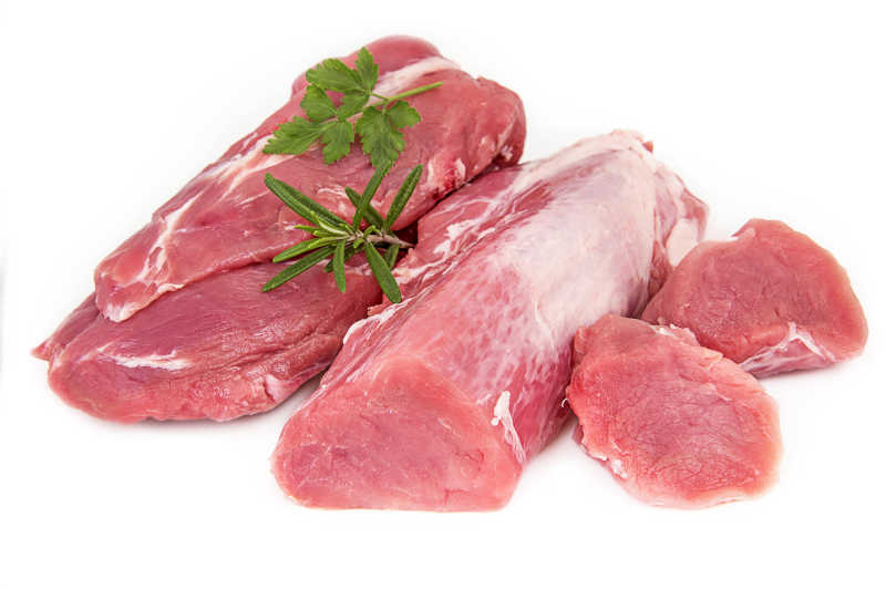 几块新鲜的猪肉