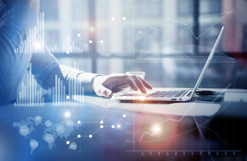 商人电脑办公的商业概念