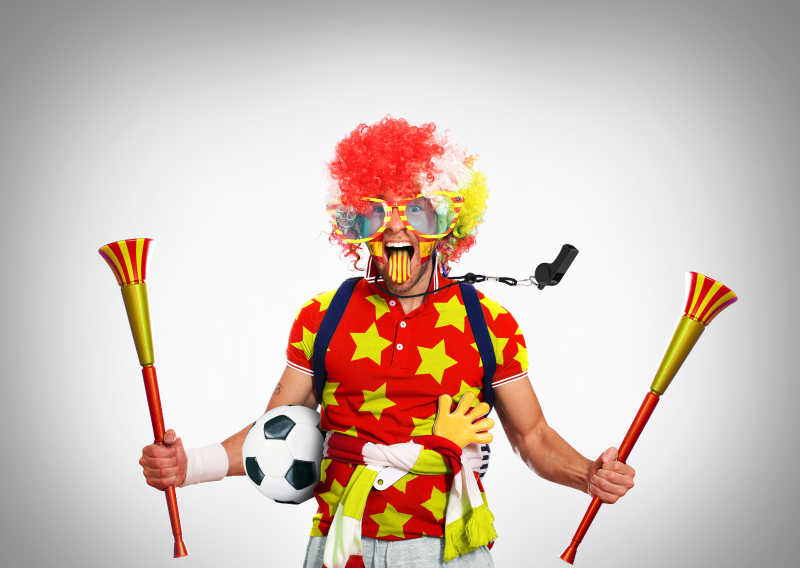 拿着喇叭的西班牙球迷