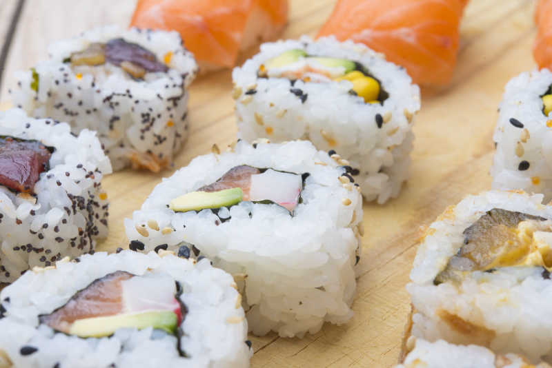 美味的牛油果寿司