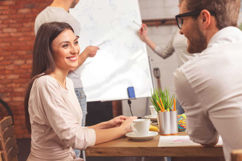 团队里的可爱女孩