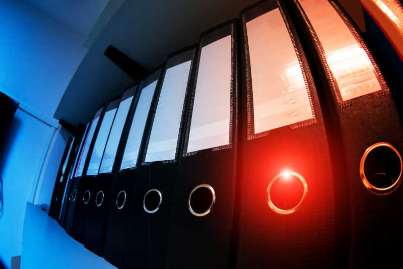 一个文件夹放在办公场所