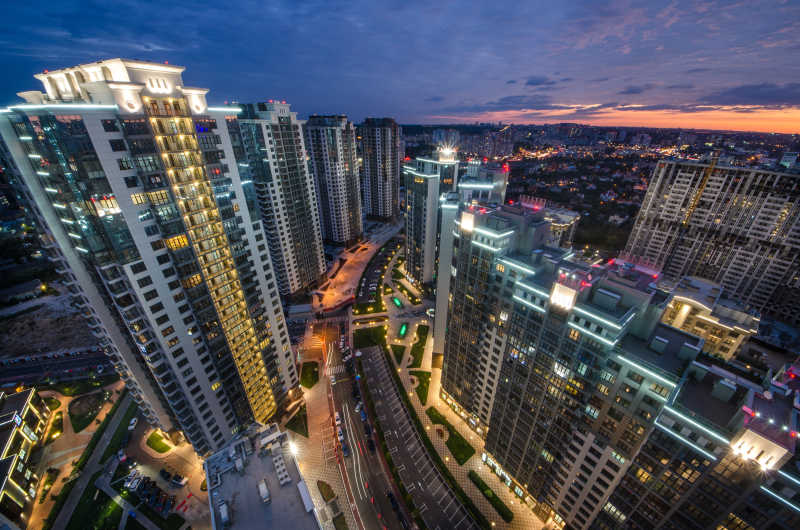 繁华城市的夜晚全景鸟瞰图