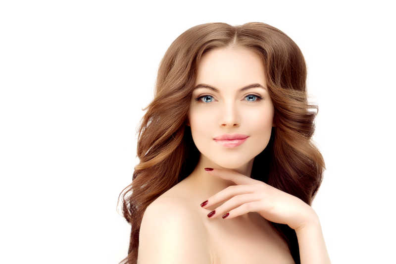 长波浪状头发的模特儿