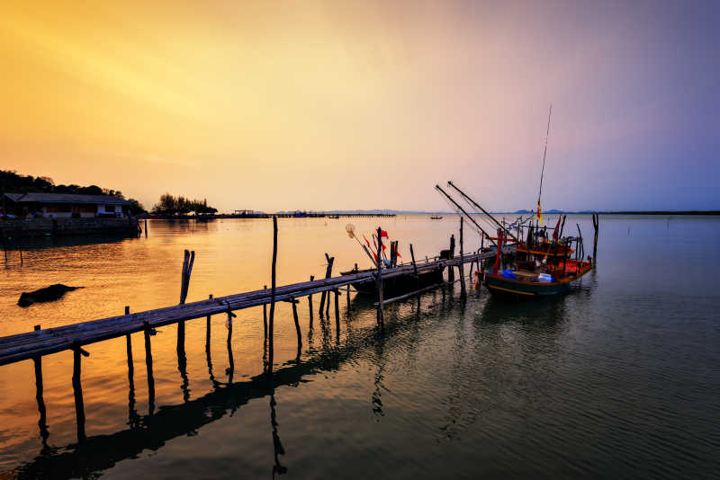 夕阳下美丽的风景