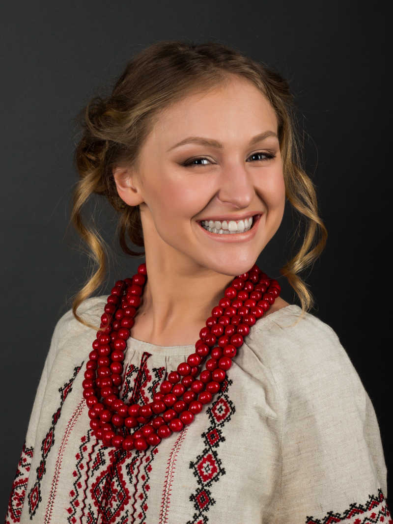 美丽快乐可爱的年轻女子