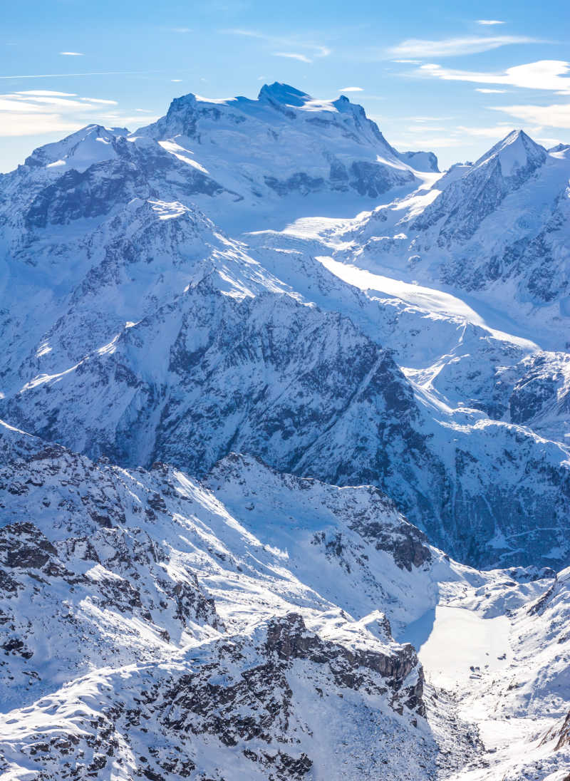 阿尔卑斯山背景图图片