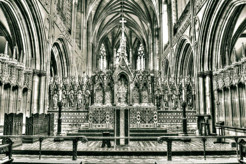 利奇菲尔德大教堂高高的祭坛