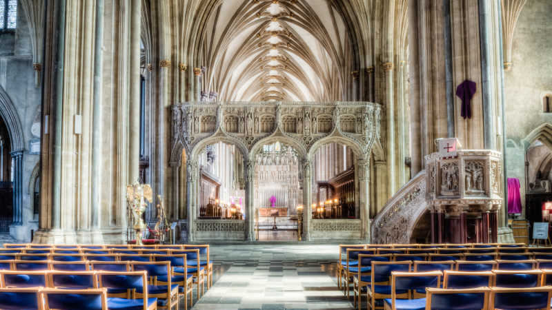 布里斯托尔大教堂圣坛屏和讲坛