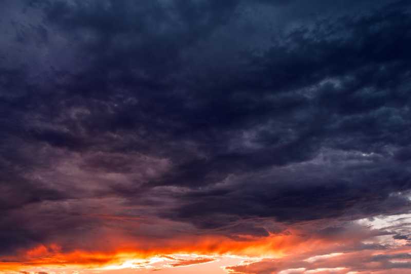 科罗拉多山脉的美丽的日落